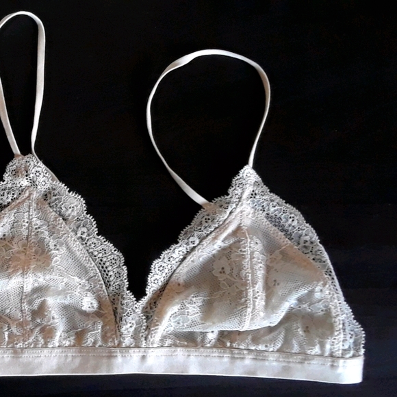 Talula bralette from Aritzia - Picture 4 of 4